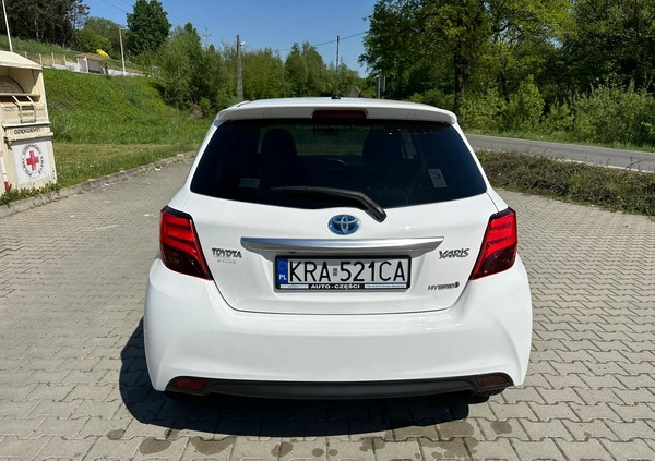 Toyota Yaris cena 42500 przebieg: 101000, rok produkcji 2014 z Mszana Dolna małe 466